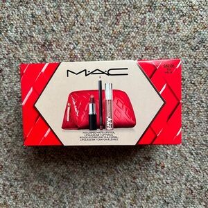 MAC Trending Tomorrow Lip Set